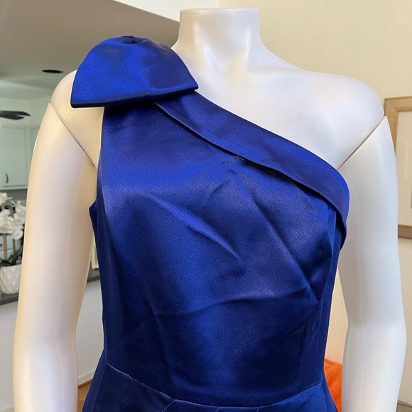 ❣️🆕Aidan by ADRIANNA PAPELL One Shoulder Satin Bow Cocktail Dress❣️ - Picture 4 of 11